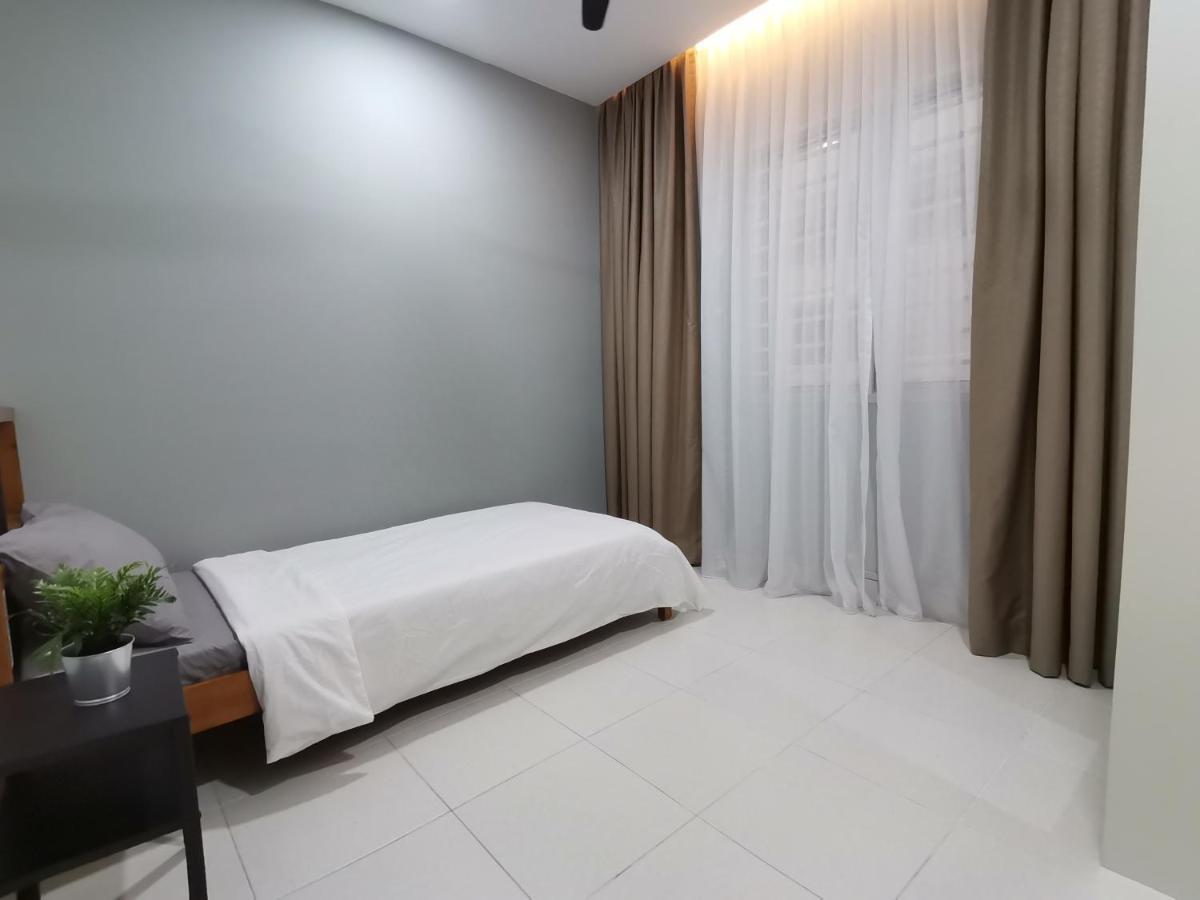 Rumah Sarah Semenyih Exteriör bild